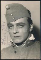 Jávor Pál (1902-1959) színész aláírása őt ábrázoló fotón, egyenruhában