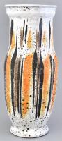 Gorka Lívia (1925 - 2011): Váza. Korongozott és kézzel formázott kerámia. Restaurált. Jelzett: fehér mázzal Gorka Lívia. 1970 körül. m: 27,5cm