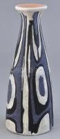 Gorka Lívia (1925 - 2011): Váza. Korongozott és kézzel formázott kerámia. Felületén fehér színű, lefolyó (ún. coulé) alapmázon színes mázakkal festett stilizált emberalak díszítmények. Restaurált. Jelzett: fekete mázzal Gl Hungary. 1960 körül. m: 21,5cm