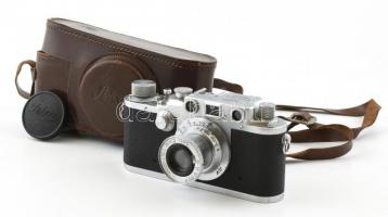 1940-1941 E. Leitz Leica IIIc fényképezőgép, Elmar f=3,5cm 50 mm objektívvel, erdeti bőr tokjában, jó állapotban / 1940-1941 Leica IIIc camera, with Elmar optics, in original leather case