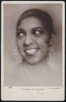 1939 Josephine Baker (1906-1975) táncosnő aláírása egy őt ábrázoló képeslapon, 14x9 cm/
1939 Joseph...