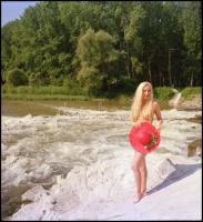 Különböző időpontokban, eltérő helyszíneken, több fotómodell közreműködésével készült 11 db vintage ...