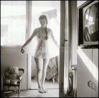 1978 Egy szál babydollban és anélkül, 5 db vintage NEGATÍV, Menesdorfer Lajos (1941-2005) budapesti ...