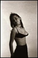 Vegyes összeállítás régi aktfotózások eredményéről, szolidan erotikus felvételek, 5 db NEGATÍV, 36x2...