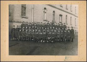 cca 1938 Borsay budapesti fényképész pecsétjével jelzett katonai csoportkép, vintage fotó, 17x23 cm, karton 20,5x28,8 cm