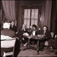 cca 1968 Kolozsvári színház felirattal négy negatívtartó tasakban 108 db vintage NEGATÍV, Kotnyek An...