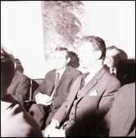 cca 1968 Kolozsvári színház felirattal négy negatívtartó tasakban 108 db vintage NEGATÍV, Kotnyek An...