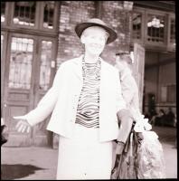 cca 1968 Kolozsvári színház felirattal négy negatívtartó tasakban 108 db vintage NEGATÍV, Kotnyek An...