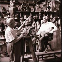 cca 1968 Kisfaludi Strobl Zsigmond (1884-1975) szobrászművész a műtermében, 9 db vintage NEGATÍV, 6x...