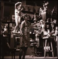 cca 1968 Kisfaludi Strobl Zsigmond (1884-1975) szobrászművész a műtermében, 9 db vintage NEGATÍV, 6x...