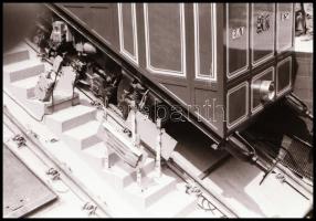 1986 Budapest, a budai sikló építése és működése a környezettel együtt, 85 db vintage NEGATÍV, 24x36...