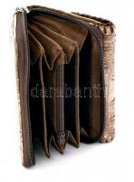 Roberta di Camerino kígyóbőr mintás bőr pénztárca, kopásnyomokkal, belül kissé foltos, 14x10x4 cm