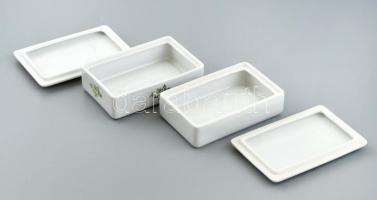 2 db Hollóházi porcelán bonbonier, matricás, jelzett, apró kopásnyomokkal, m: 4,5 cm, 14x9 cm