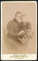 cca 1895 Anya gyermekével, keményhátú fotó Liederhoffer Vilmos budapesti műterméből, 10×6 cm