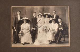 cca 1910 Pozsony, esküvői fotó. Mindszenty pecséttel jelzett fotó 10x21 cm