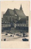 1935 Brassó, Kronstadt, Brasov; Piac, Detail Engros, Karl Essigmann, Simon & Gross, Strumpfkönig, Coloniale Engros, J.L. & A. Hesshaimer üzletek / market on the main square, shops. Atelier O. Netoliczka photo