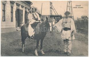 Petrozsény, Petrosani; Lovagló román asszony. Adler fényirda 1910 / Romanian woman on horseback, folklore (kicsit ázott / small wet damage)