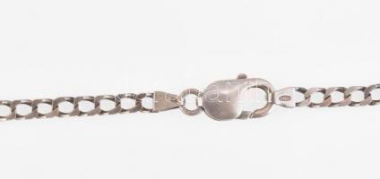 Ezüst (Ag) nyaklánc, hajókormányt és horgonyt formázó feszület medállal, jelzett, kisebb kopásnyomok...