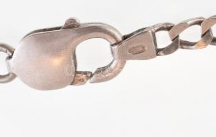 Ezüst (Ag) nyaklánc, hajókormányt és horgonyt formázó feszület medállal, jelzett, kisebb kopásnyomok...