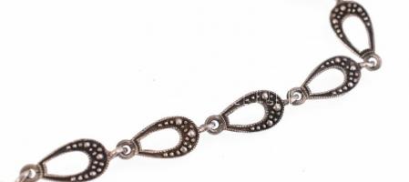 Ezüst (Ag) nyakék markazittal és kék kővel, jelzett, bruttó: 24,5 g