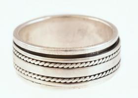 Ezüst (Ag) forgatható közepű férfi gyűrű, jelzett, méret: 65, nettó: 10 g