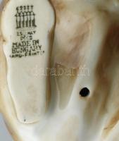 Zsolnay porcelán oroszlán figura, kézzel festett, jelzett, hibátlan, m: 12,5 cm