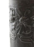 Szecessziós díszváza. Palástján relief stilizált virág keretben lévő zenélő és táncoló puttókkal. Ön...