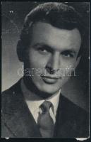 Németh Lehel (1932-2005) magyar táncdalénekes aláírása az őt ábrázoló fotó hátoldalán