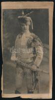 cca 1900 Férfi díszmagyarban, Avasújváros, keményhátú fotó, vágott karton, 19,5×10,5 cm