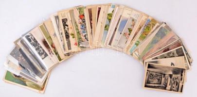 Kb. 120 db RÉGI képeslap vegyes minőségben: főleg motívumok, üdvözlők / Cca. 120 pre-1945 postcards in mixed quality: mostly greeting motives