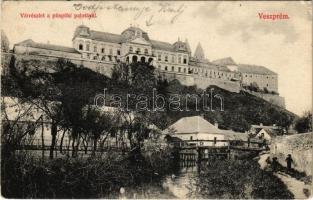 1908 Veszprém, várrészlet a püspöki palotával. Hárics János kiadása (EK)