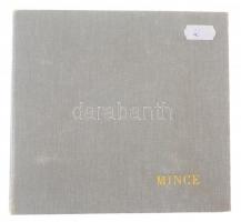 129db vegyes külföldi fémpénz kisalakú gyűrűs berakóba rendezve, közte Luxemburg, Törökország, Román...