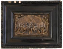 Ismeretlen művész: Táborozás. cca. 1900. Bronz plasztika, korabeli sérült keretben. 8x13,5cm