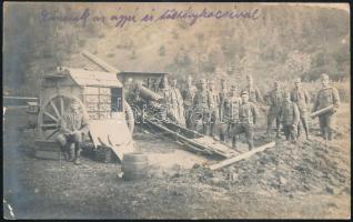 1917 Tüzérek az ágyú és tölténykocsival es csoportkép. Fotólap 14x9 cm