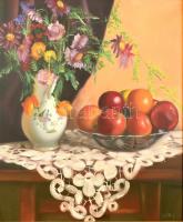 Láta László (1938-): Rosenthal váza almákkal. Olaj, farost. Jelzett. 50x60cm Sérült fa keretben.