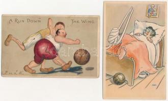 4 db régi humoros sport motívum képeslap: foci (közte 1 dombornyomott) / 4 pre-1945 sport humour motive postcards: football (including 1 Emb.)