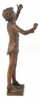 Kutas László (1936-): Karmester fiú. Bronz, jelzés nélkül, m:24 cm