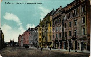 Budapest XI. Fehérvári út, húscsarnok, üzletek, villamos (kopott sarkak / worn corners)
