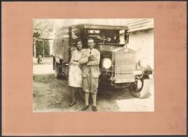 cca 1930-1940 Dobos János (?-?) cégének nevével ellátott Mercedes teherautó előtt, kartonra kasírozott vintage fotó, 21,5x17 cm
