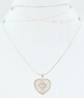 Ezüst(Ag) kígyó nyaklánc, áttört szív medállal, jelzett, állítható h: 45-50 cm, 2,5×2,2 cm, nettó: 8...