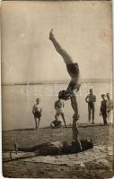 1918 Tornászok a strandon / Gymnasts on the beach. photo (fl)