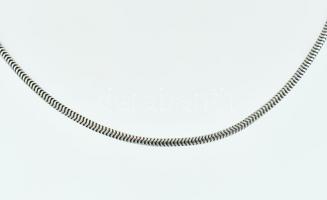 Ezüst(Ag) kígyó nyaklánc, jelzett, h: 47 cm, nettó: 4,8 g
