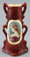Szecessziós fajansz váza, hölgy képével. Kézzel festett, jelzés nélkül, sérült. m: 18 cm