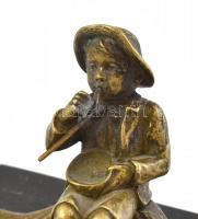 Furulyázó kisfiú. Bronz szobrocska, márvány lapon, bronz keretben. cca 1900. Jelzés nélkül. 9x6,5 cm