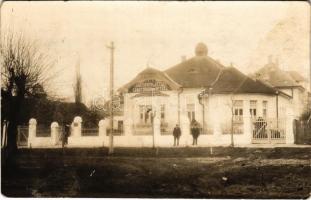 Verbász, Vrbas; Dr. Hetzel szanatórium / sanatorium. photo (EB)