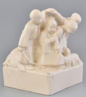 Lonkay Antal (1904 - 1963): Eszterlánc 1933. Formába öntött fehér mázas fajansz. Sérült, restaurált....