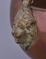 Nagy méretű gyújtós tartó kandallóhoz. Réz, porcelán füllel. m: 33 cm