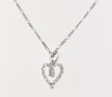 Ezüst(Ag) figaro nyaklánc, köves szív medállal, jelzett, h: 43 cm, bruttó: 3,2 g