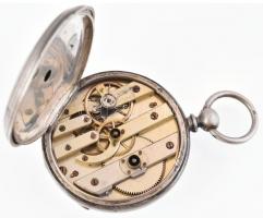 Ezüst(Ag) zsebóra, jelzett, gravírozott felirattal, felhúzókulcs nélkül, d: 4,5 cm, bruttó: 70,9 g