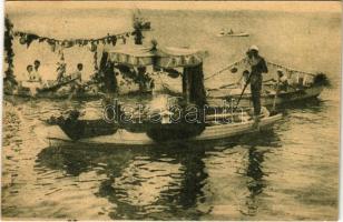 1930 Balatonlelle-gyógyfürdő, Carneval, karneváli feldíszített csónakok. Az Újság reklám a hátoldalon, kiadja Suba Ferenc (EK)